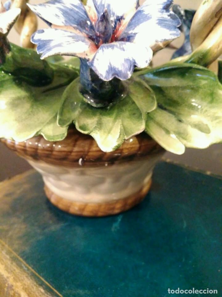 Antig&uuml;edades: CESTA CESTO CON ASA Y FLORES CAPODIMONTE - Foto 13