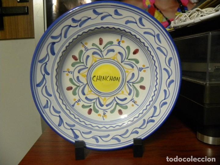 Antig&uuml;edades: PLATO CERAMICA DE CHINCHON - Foto 1