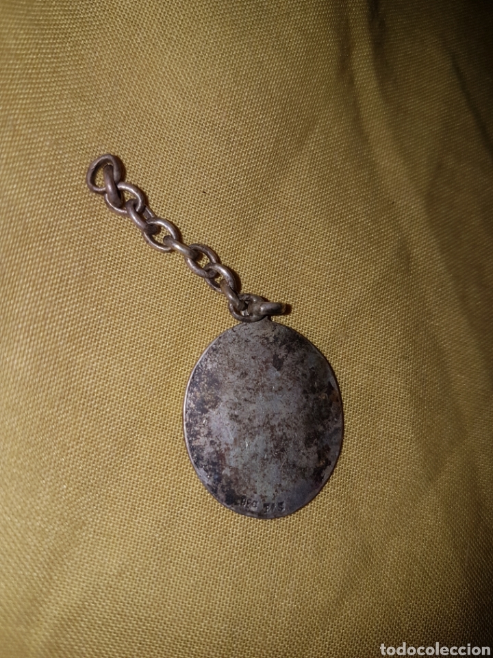 Antig&uuml;edades: Antigua medalla plata santo - Foto 2