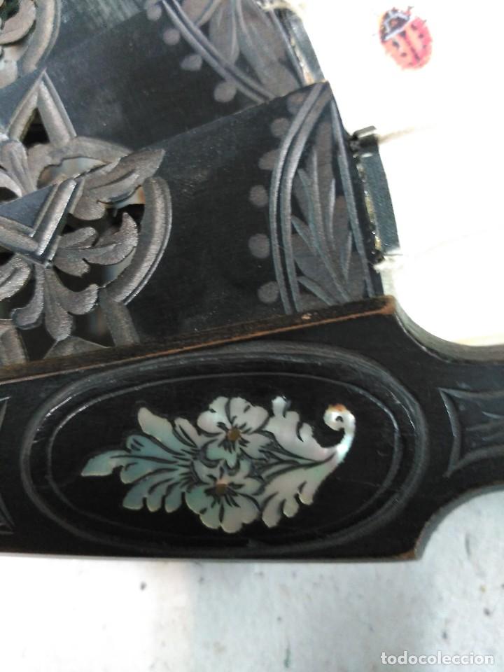 Antig&uuml;edades: ABANICO O PERICON DE MADERA Y SEDA PINTADA A MANO - Foto 6