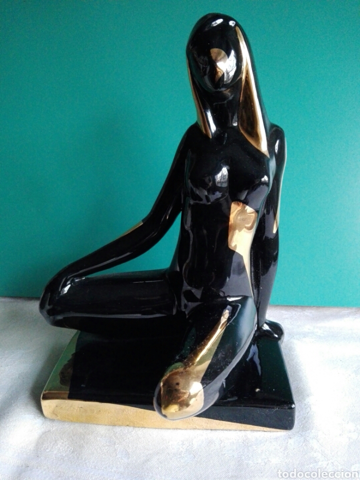 Antiguidades: Figura vintage mujer sensual en porcelana valenciana enmaltada en negro a&ntilde;os 90s y 22 cm de altura