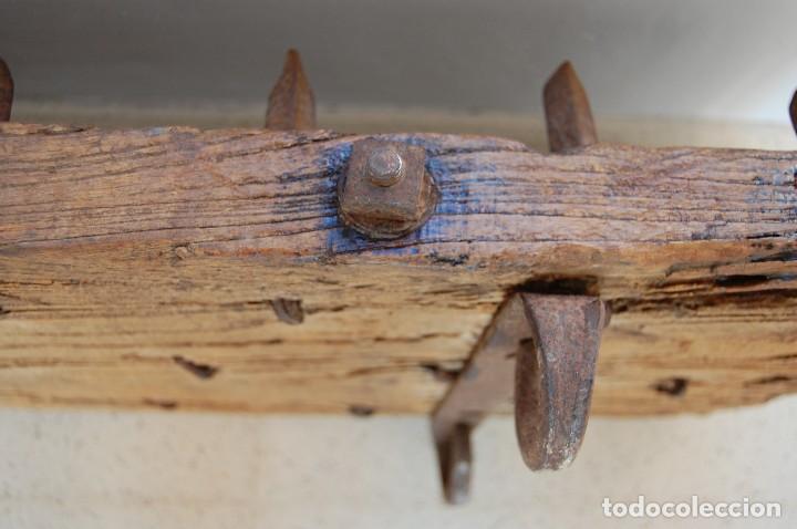Antig&uuml;edades: Trillo de madera y forja (restaurado) - Foto 10