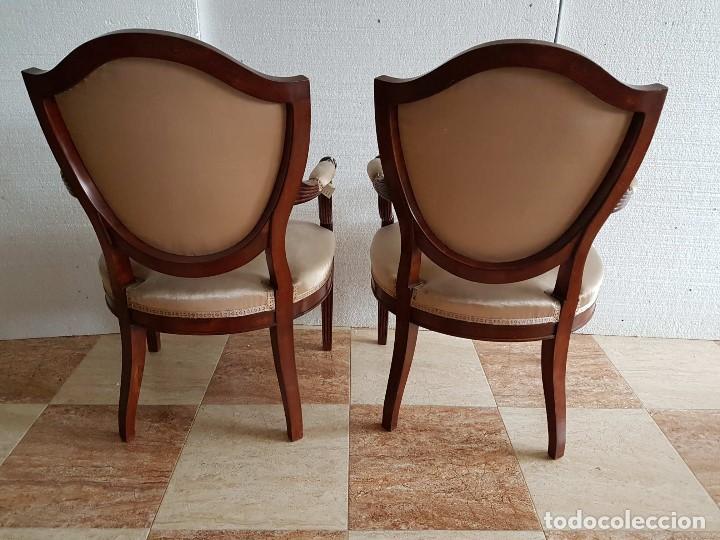 Antig&uuml;edades: PAREJA DE SILLONES EN MADERA DE CAOBA - Foto 2