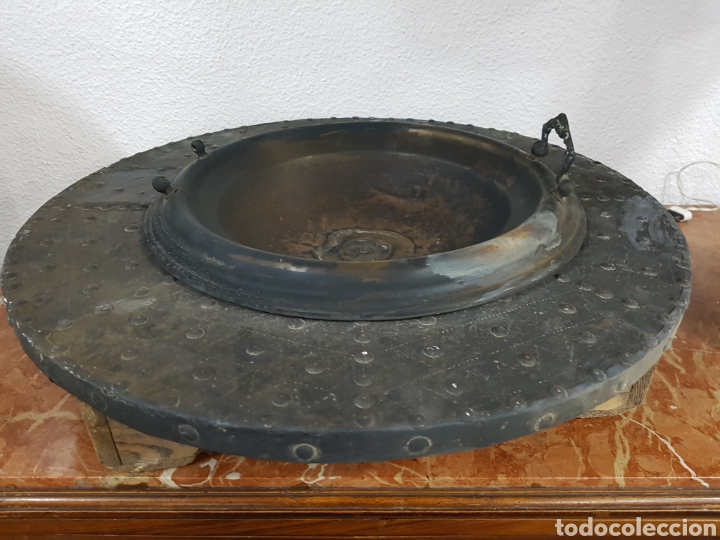 Antig&uuml;edades: Brasero a&ntilde;os 20 de madera y bronce - Foto 1