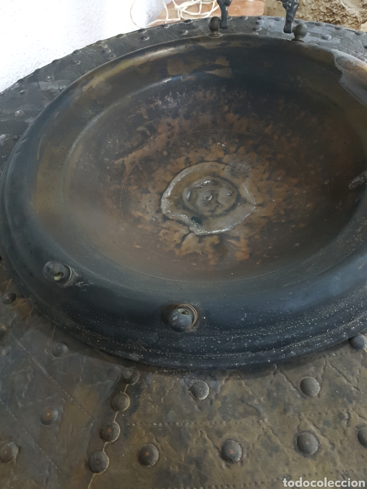 Antig&uuml;edades: Brasero a&ntilde;os 20 de madera y bronce - Foto 3