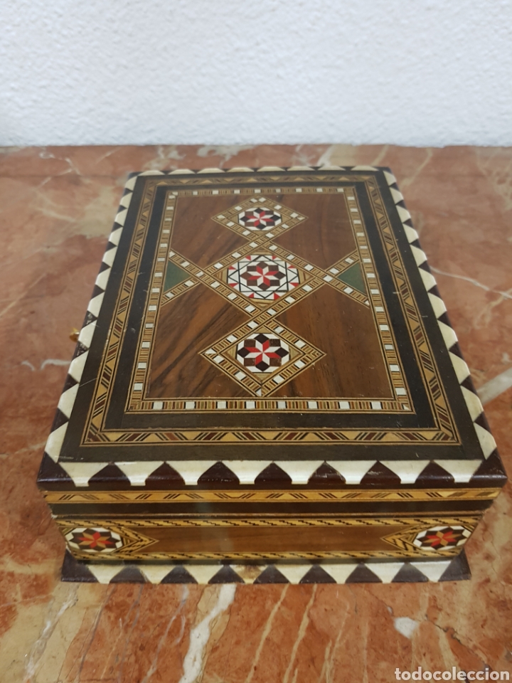Antig&uuml;edades: Caja taracea con llave - Foto 5