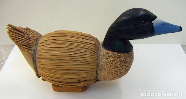 Antig&uuml;edades: Pato de juncos hecho a mano - Foto 1