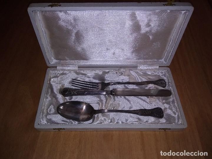 Antiques: Caja con cubiertos antiguos