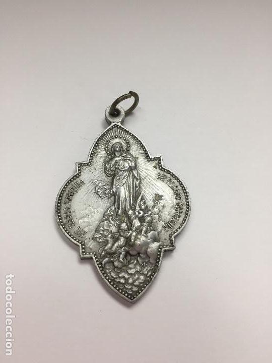 Antig&uuml;edades: Medalla de Virgen - Foto 1