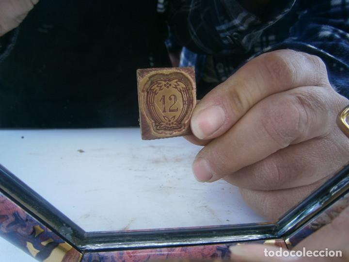 Antig&uuml;edades: precioso molde de metal de imprenta a&ntilde;os 30 40 n 12