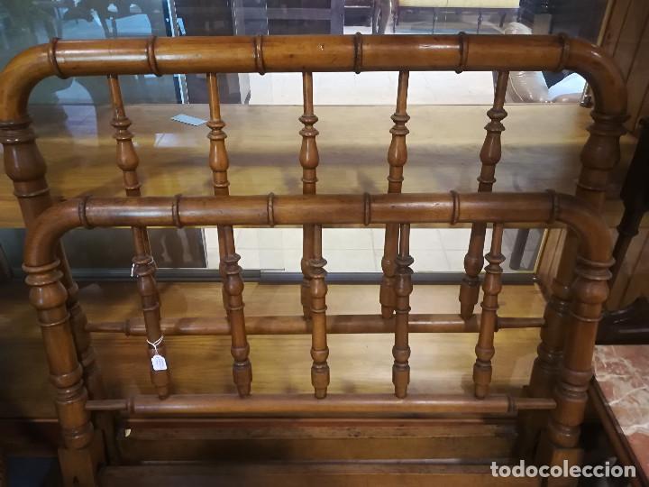 Antig&uuml;edades: CABECERO Y PIECERO DE CAMA, DE CODOS, ANCHO 100 CM. - Foto 2