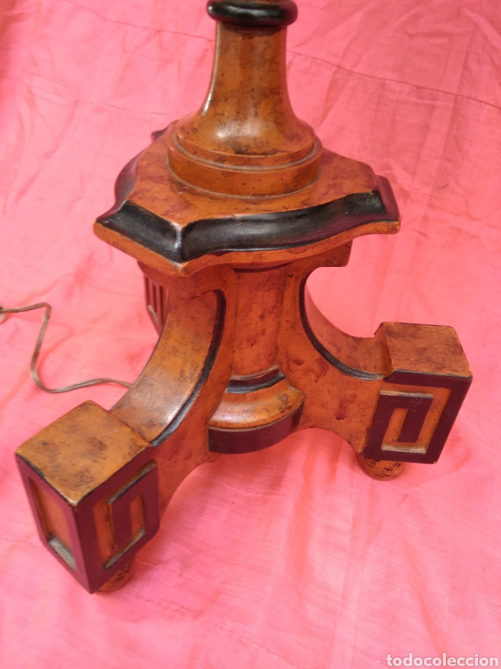 Antig&uuml;edades: L&aacute;mpara con pie de madera pintada - Foto 2