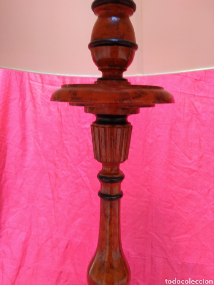 Antig&uuml;edades: L&aacute;mpara con pie de madera pintada - Foto 3