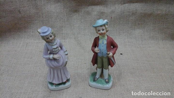 Antig&uuml;edades: Pareja de biscuit a&ntilde;os 50 - Foto 1
