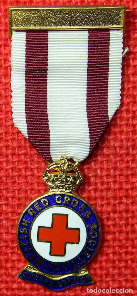 Antig&uuml;edades: Original Medalla esmaltada - Red Cross Internacional - Otorgada por la Reina - 1958