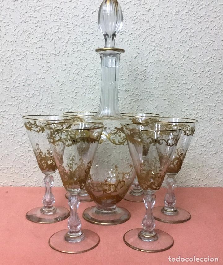 Antig&uuml;edades: Botella y seis copas de cristal seguramente de Moser - Foto 3
