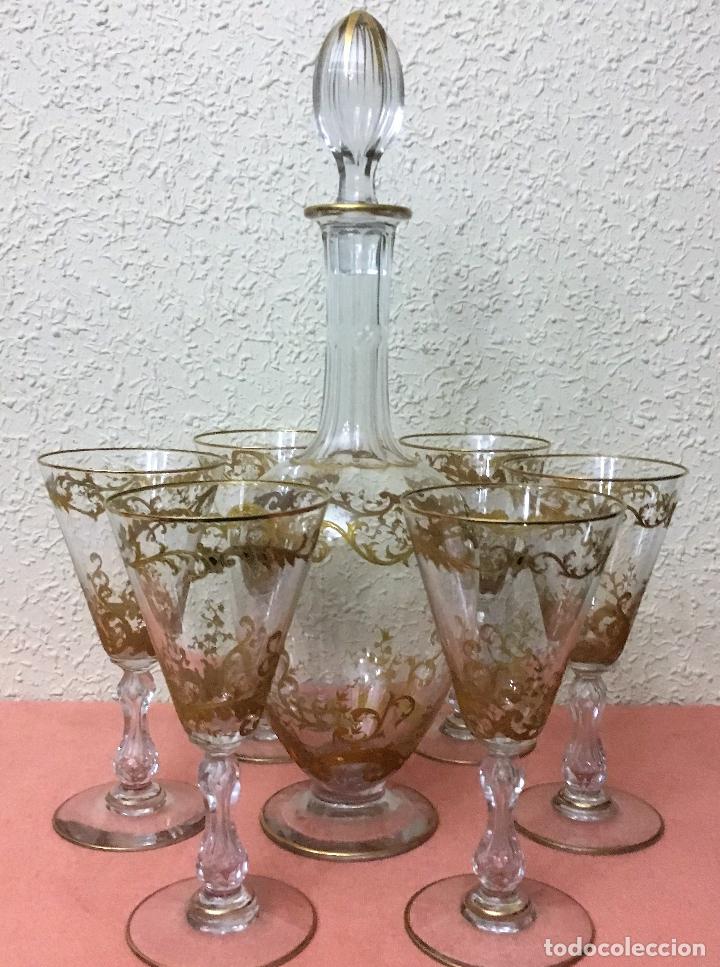 Antig&uuml;edades: Botella y seis copas de cristal seguramente de Moser - Foto 5
