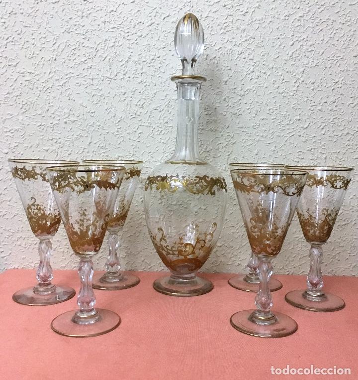 Antig&uuml;edades: Botella y seis copas de cristal seguramente de Moser - Foto 14