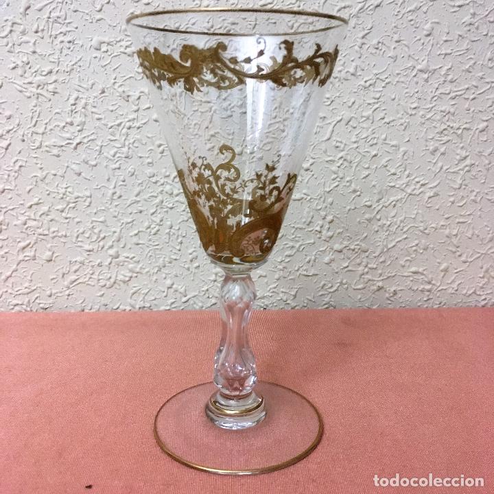 Antig&uuml;edades: Botella y seis copas de cristal seguramente de Moser - Foto 21