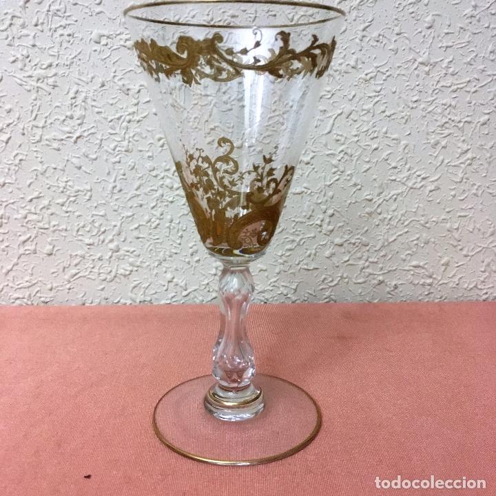Antig&uuml;edades: Botella y seis copas de cristal seguramente de Moser - Foto 22
