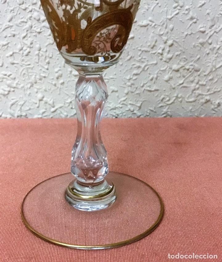 Antig&uuml;edades: Botella y seis copas de cristal seguramente de Moser - Foto 23