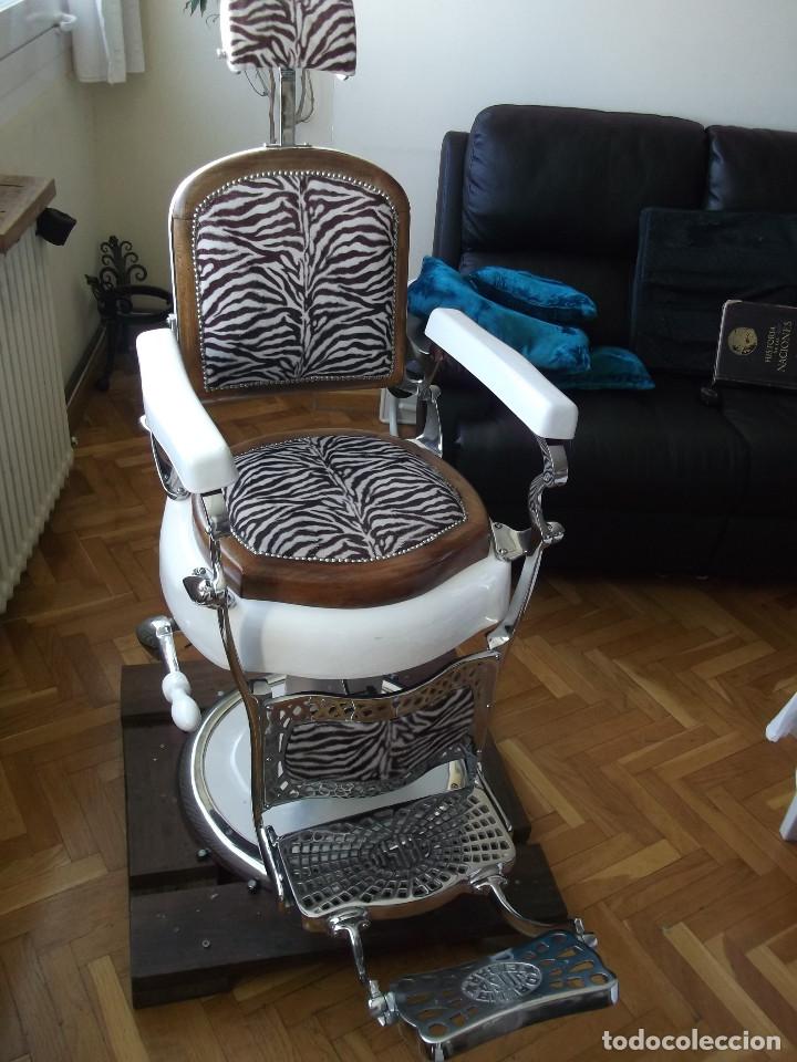 Antig&uuml;edades: Sill&oacute;n barbero antiguo - Foto 4