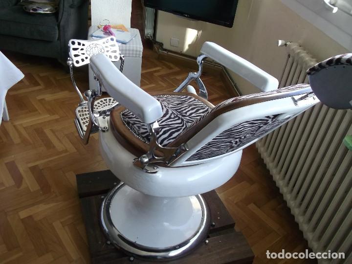 Antig&uuml;edades: Sill&oacute;n barbero antiguo - Foto 6