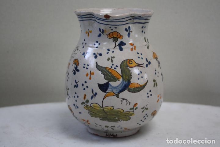 Antig&uuml;edades: ANTIGUA JARRA PINTADA A MANO DE TALAVERA, RUIZ DE LUNA. SELLO EN BASE.