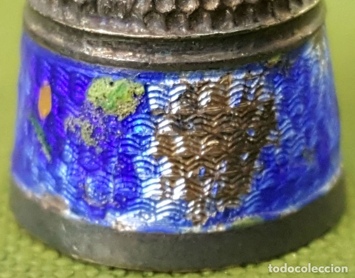 Antig&uuml;edades: DEDAL DE PLATA ESMALTADA EN AZUL. CIRCA 1950. - Foto 5