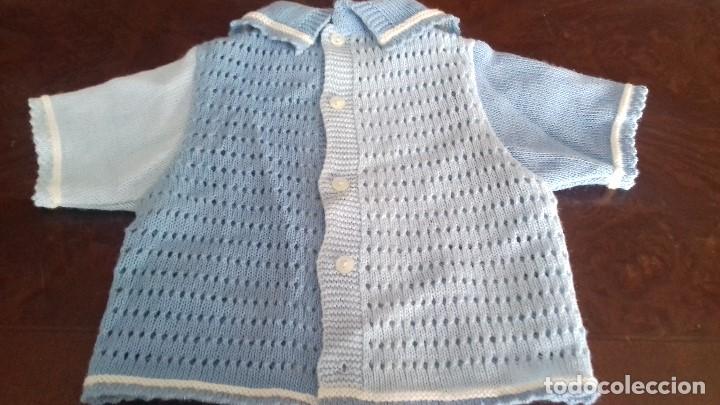 Antig&uuml;edades: BONITO JERSEY EN DOS TONOS DE CELESTE, PARA BEB&Eacute;. - Foto 4