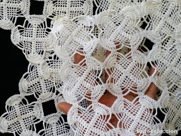 Antig&uuml;edades: Lote de 4 tapetes en crochet - Foto 5