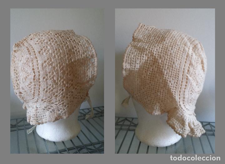 Antig&uuml;edades: Dos antiguos gorros en ganchillo - ni&ntilde;a - Foto 1