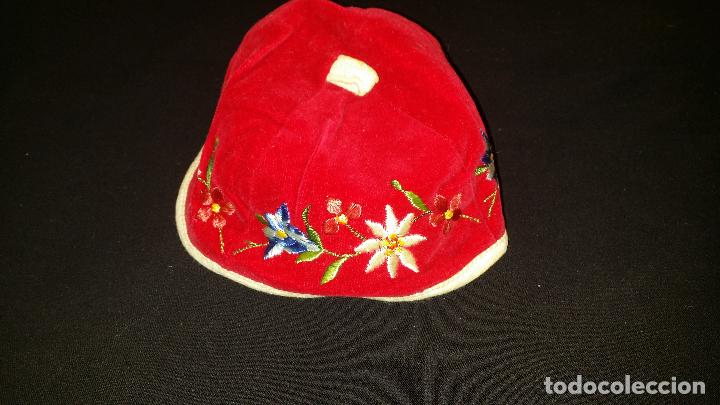 Antig&uuml;edades: Gorro antiguo bordado - Foto 3