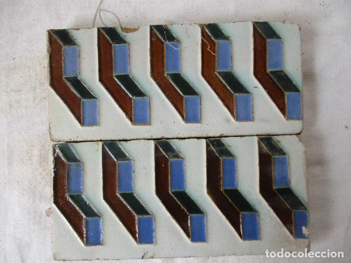 Antig&uuml;edades: Pareja de azulejos siglo XIX - Foto 1