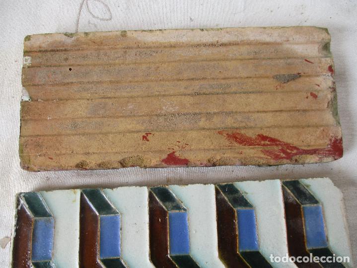 Antig&uuml;edades: Pareja de azulejos siglo XIX - Foto 2
