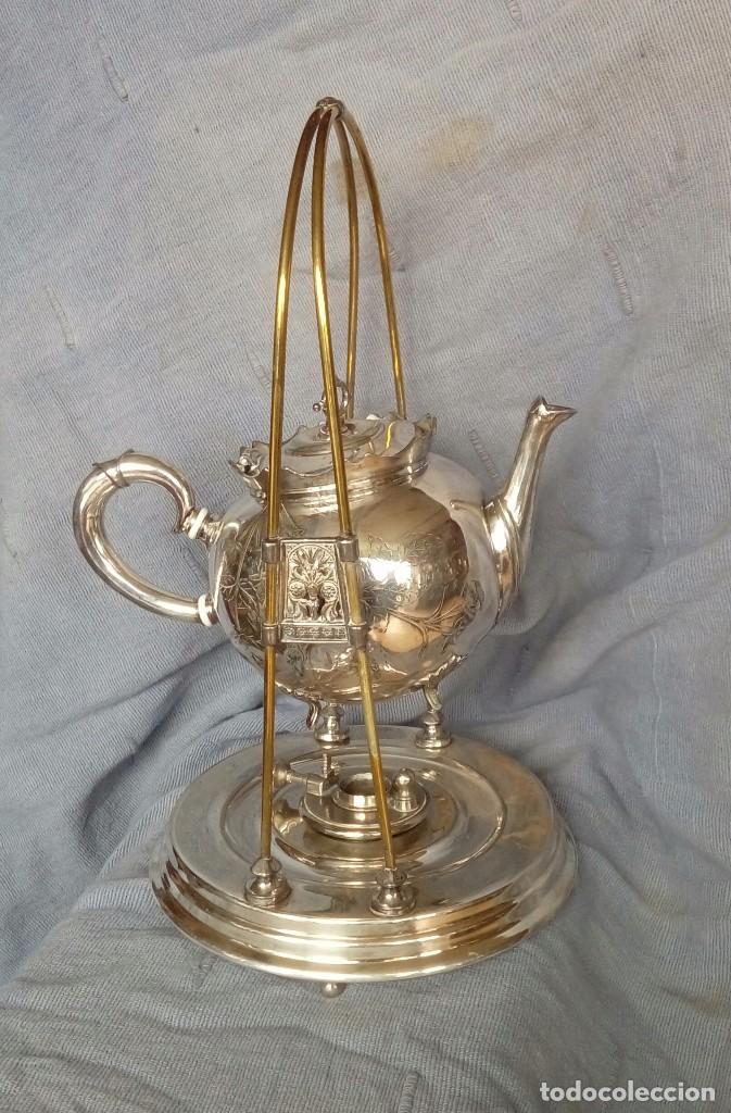 Antig&uuml;edades: Samovar de metal y ba&ntilde;ado en plata - Foto 1