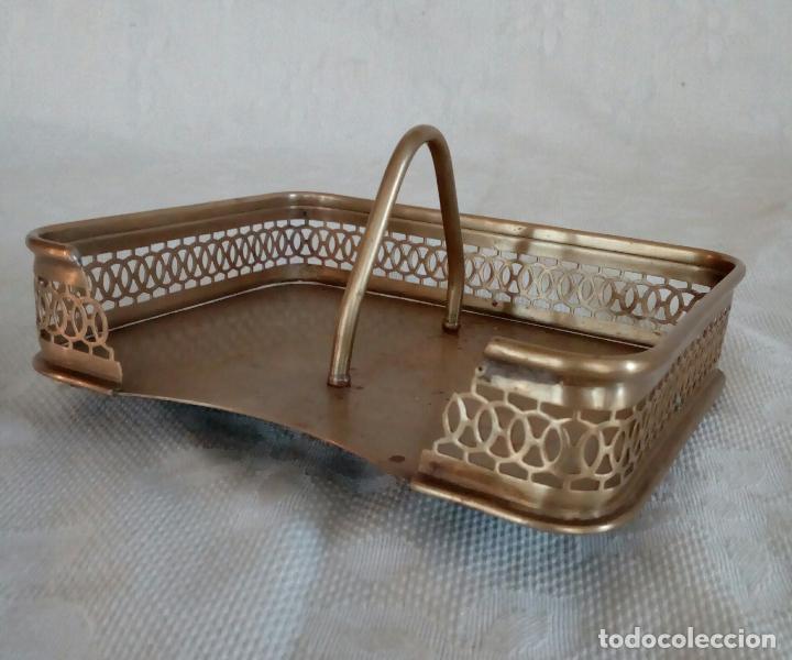 Oggetti Antichi: ANTIGUO TARJETERO SOBREMESA DE METAL.