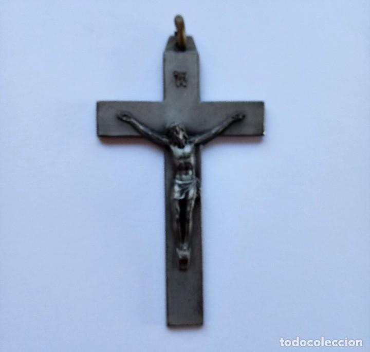 Antig&uuml;edades: Crucifijo de metal - Foto 1
