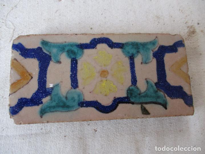 Antig&uuml;edades: Azulejo cenefa siglo XIX - Foto 1