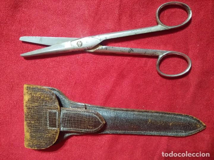 Antig&uuml;edades: TIJERAS CON FUNDA PIEL - Foto 1