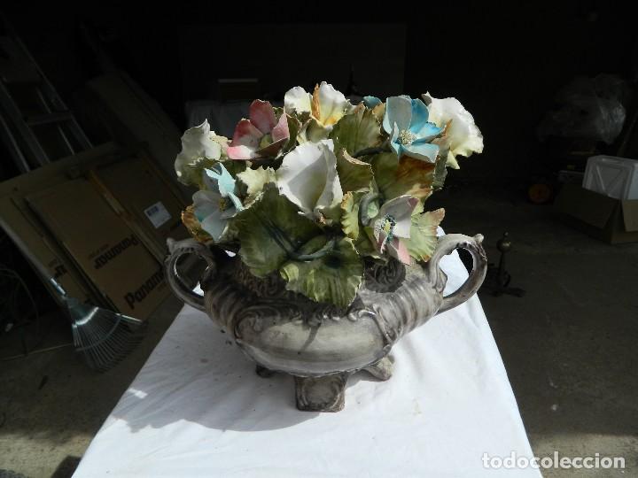 Antiques: JARRON CON FLORES PORCELANA