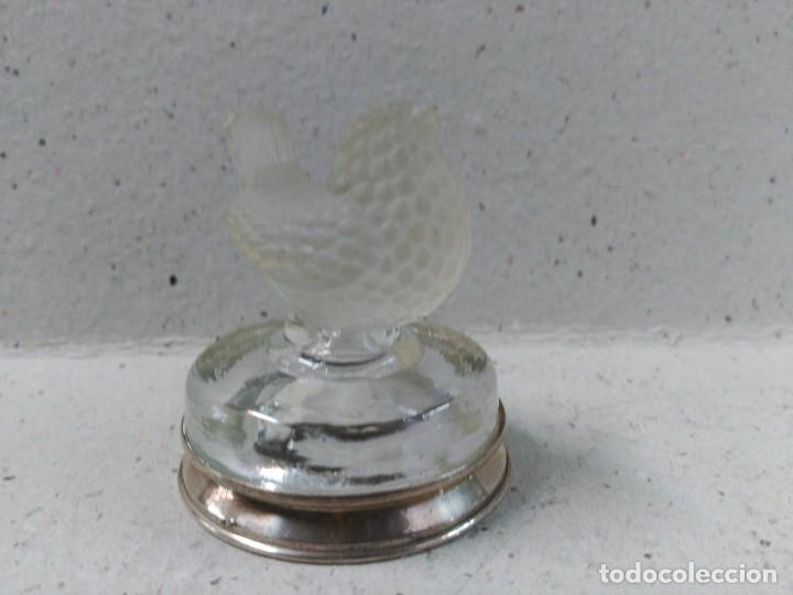 Antig&uuml;edades: FIGURA DE PAJARO DE CRISTAL Y BASE DE PLATA