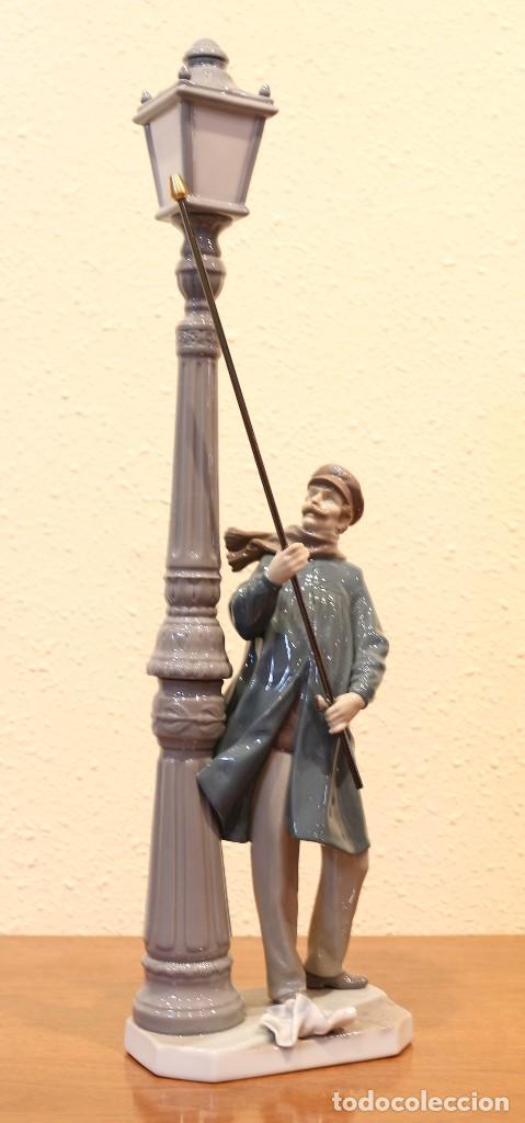 Antig&uuml;edades: El Farolero (Figura de Lladr&oacute;) - Foto 1