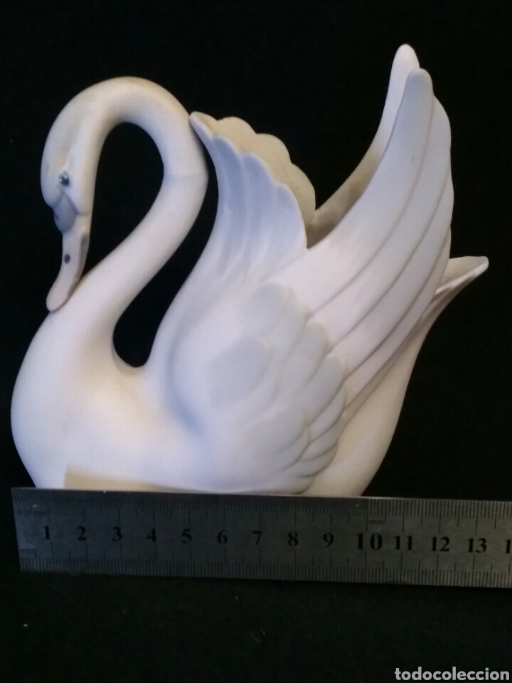 Antig&uuml;edades: Cisne de biscuit made in Spain - Foto 8