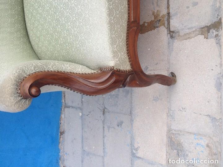Antigüedades: Extraordinario sofá isabelino de madera de roble,tapizado color blanco marfil. - Foto 2 - 137891444