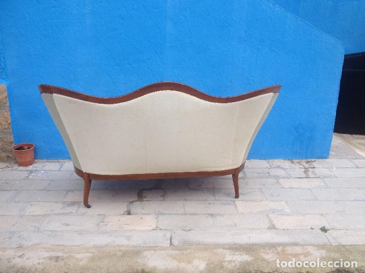 Antigüedades: Extraordinario sofá isabelino de madera de roble,tapizado color blanco marfil. - Foto 8 - 137891444