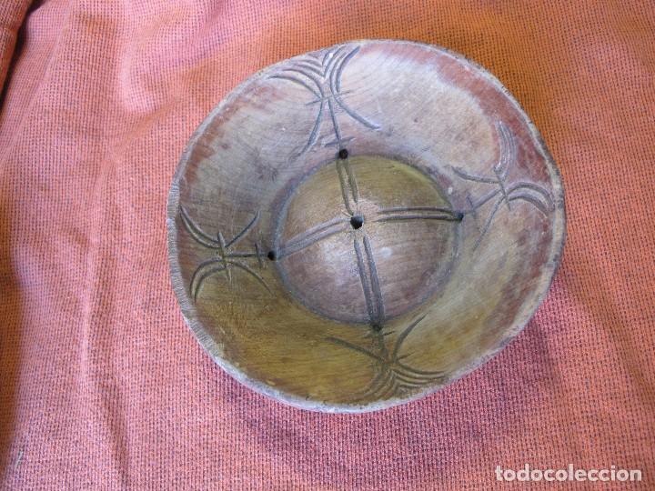 Antiquit&eacute;s: Antigua quesera, con preciosos motivos tallados a mano. Arte pastoril, zona de Teruel