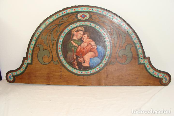 Antig&uuml;edades: Copete en madera pintado - Foto 1
