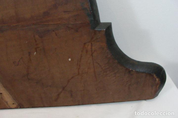 Antig&uuml;edades: Copete en madera pintado - Foto 9