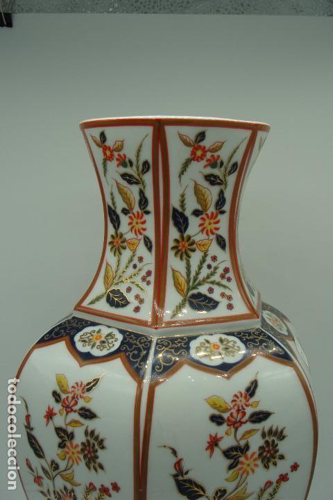 Antig&uuml;edades: Jarr&oacute;n de porcelana - Foto 3